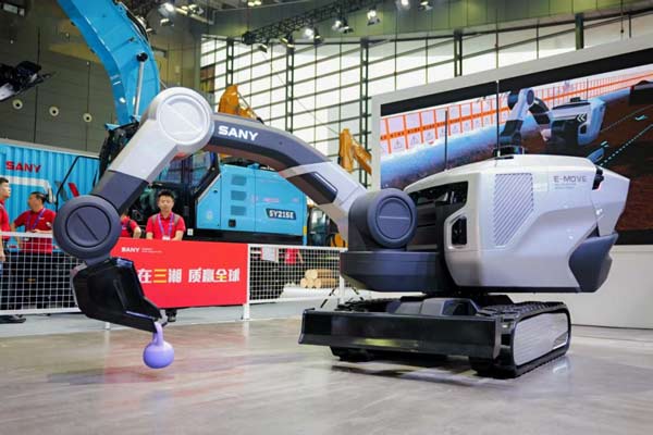 新一代工程機械拓寬“高端化、智能化、